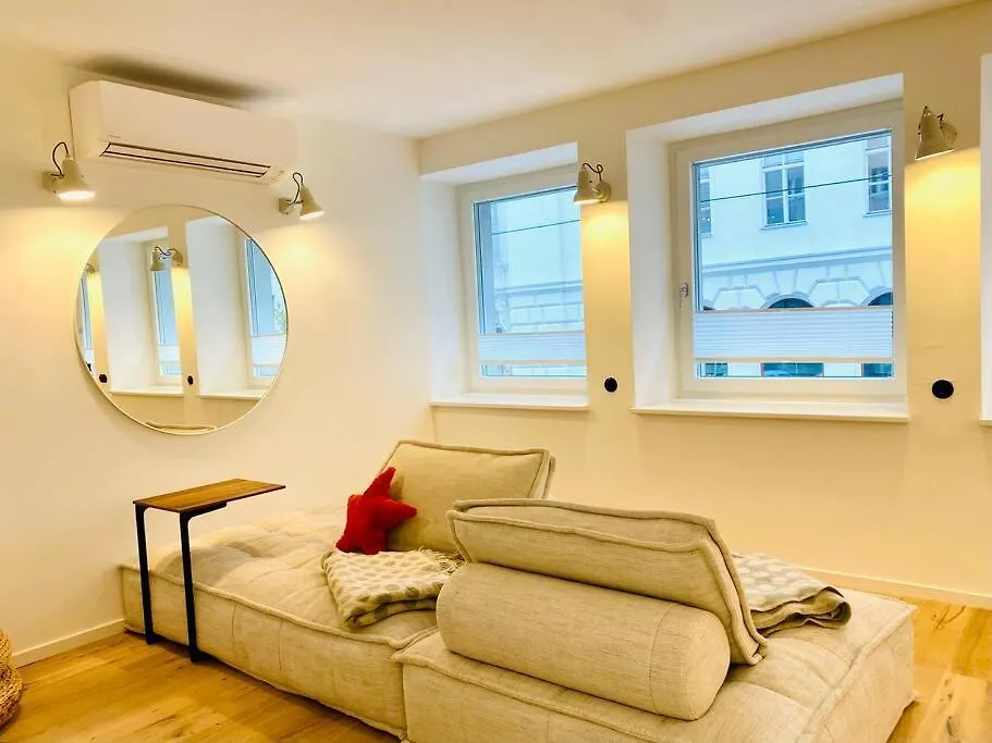 5 Minutes To At St.Stephan'S Appartement Wenen